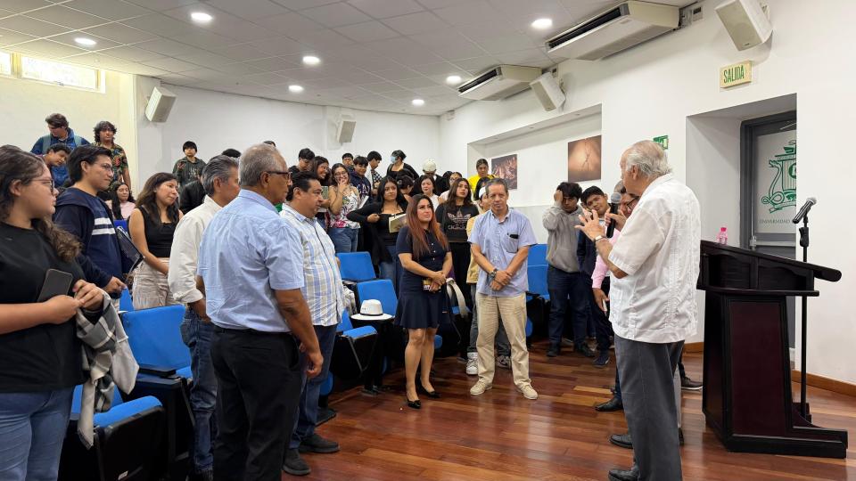 Dr. Miguel Borge Martín dialoga sobre turismo e ingeniería con estudiantado de UQRoo - galería 8