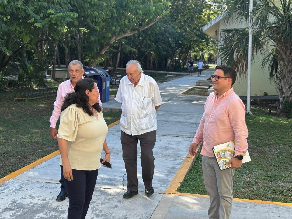 Dr. Miguel Borge Martín dialoga sobre turismo e ingeniería con estudiantado de UQRoo - galería 12