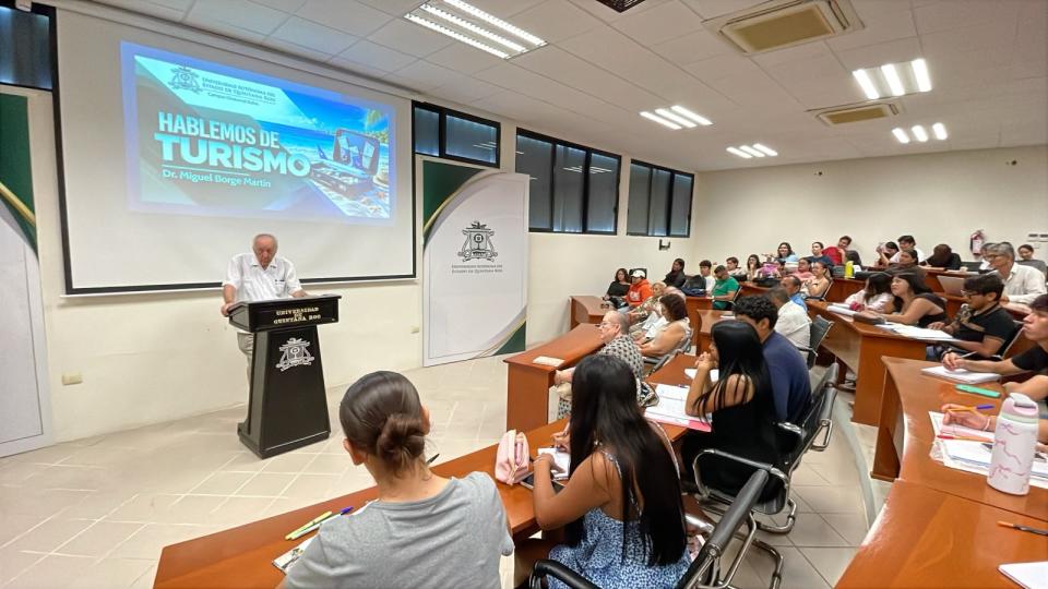 Dr. Miguel Borge Martín dialoga sobre turismo e ingeniería con estudiantado de UQRoo - galería 14