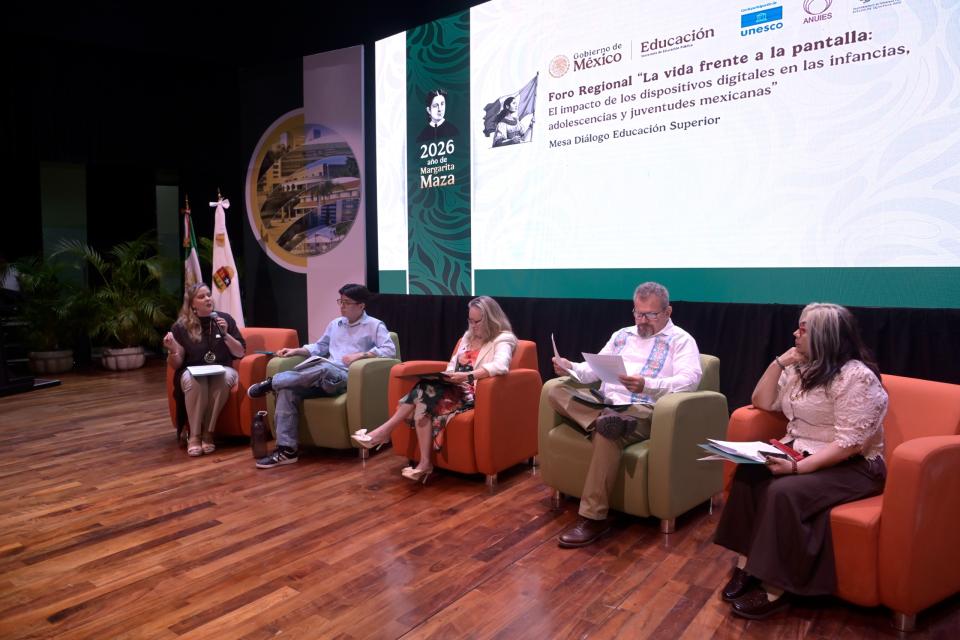 UQRoo albergó foro regional sobre el impacto de los dispositivos digitales en las juventudes - galería 12