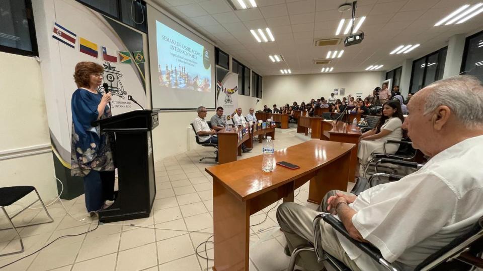 UQRoo fortalece la formación internacionalista con debates y conferencias sobre el orden global contemporáneo - galería 1