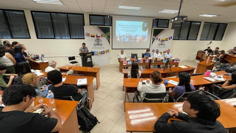 UQRoo fortalece la formación internacionalista con debates y conferencias sobre el orden global contemporáneo - galería 5