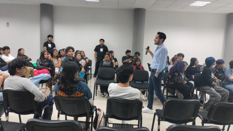 Especialistas nacionales e internacionales analizan impacto de la IA en la educación y la enseñanza de las lenguas - galería 4