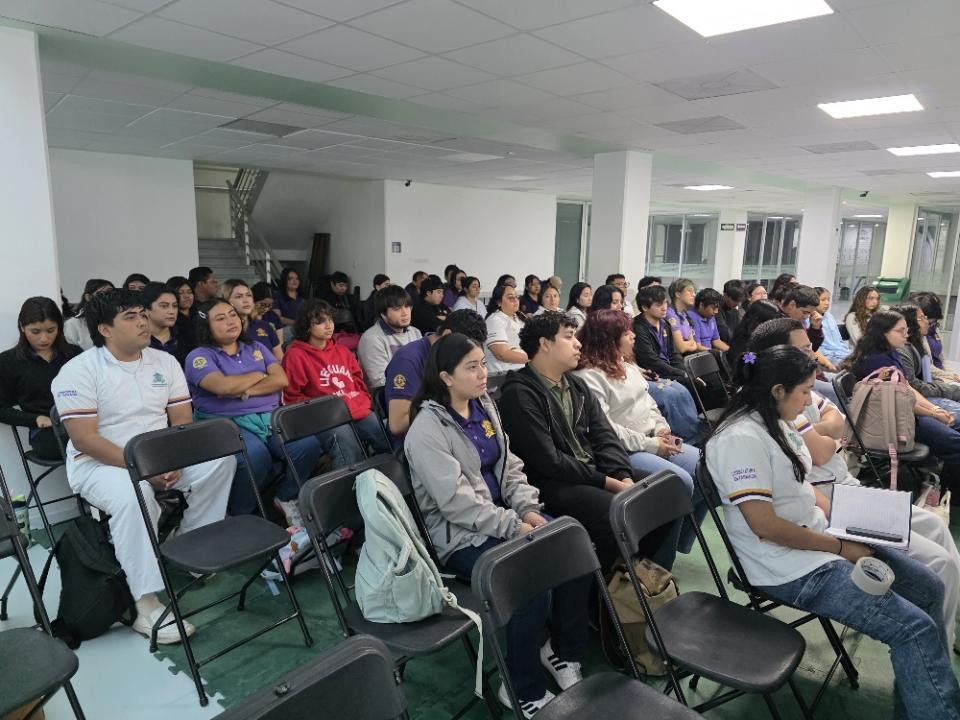 Fortalecen vínculos con profesionales y académicos en el XIV Coloquio de Ciencias Farmacéuticas - galería 2
