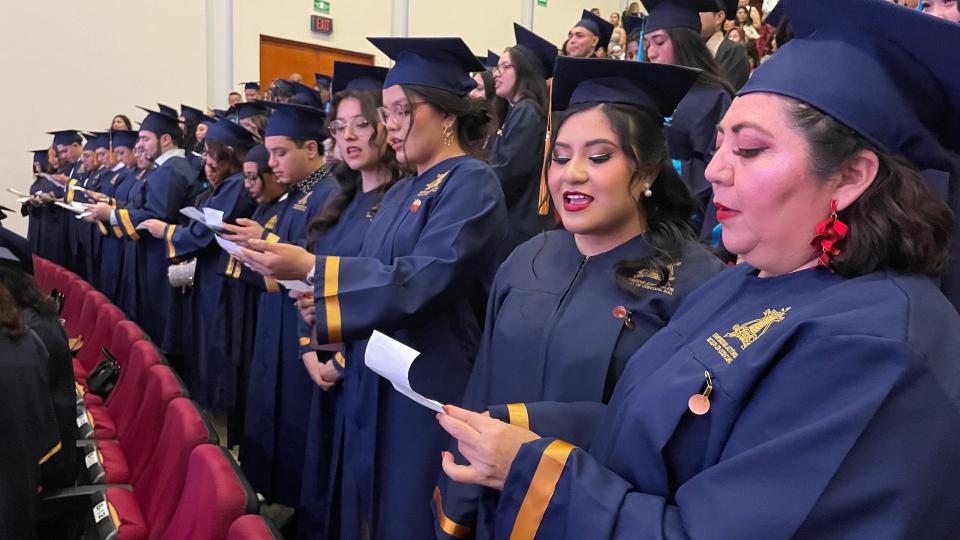 UQRoo celebró la graduación de 489 egresadas y egresados de sus campus en Chetumal - galería 11