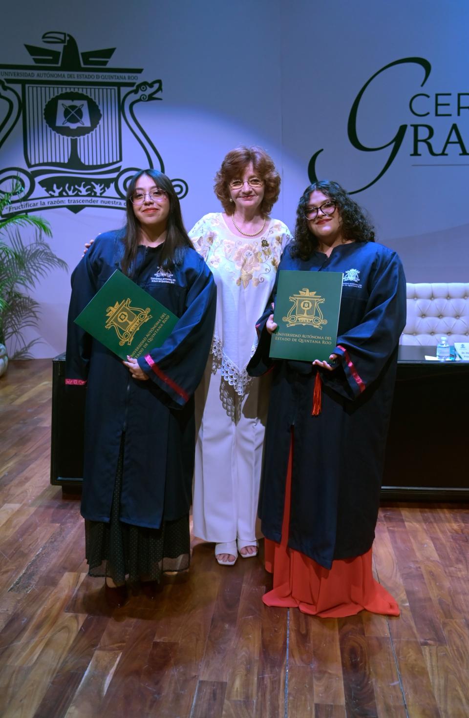 UQRoo celebró la graduación de 489 egresadas y egresados de sus campus en Chetumal - galería 13