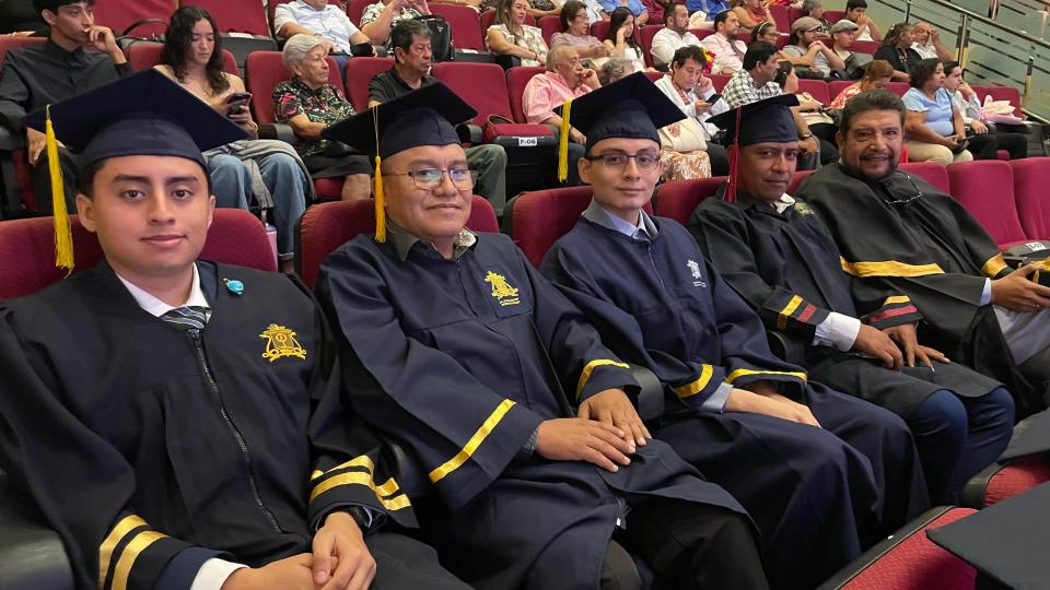 UQRoo celebró la graduación de 489 egresadas y egresados de sus campus en Chetumal - galería 16