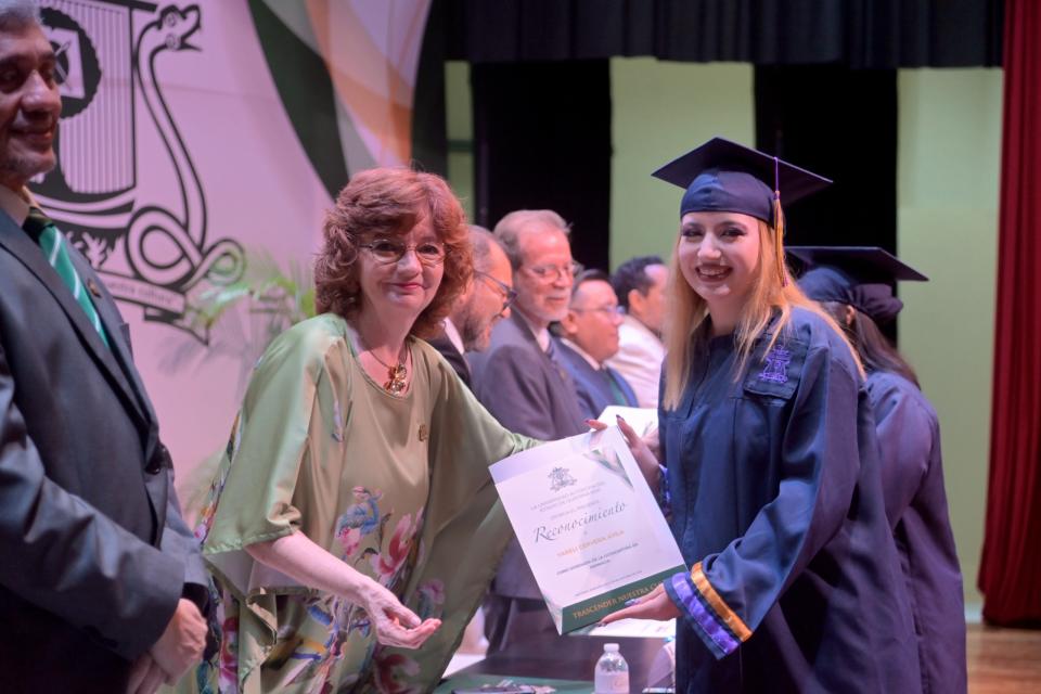 UQRoo celebró la graduación de 489 egresadas y egresados de sus campus en Chetumal - galería 22