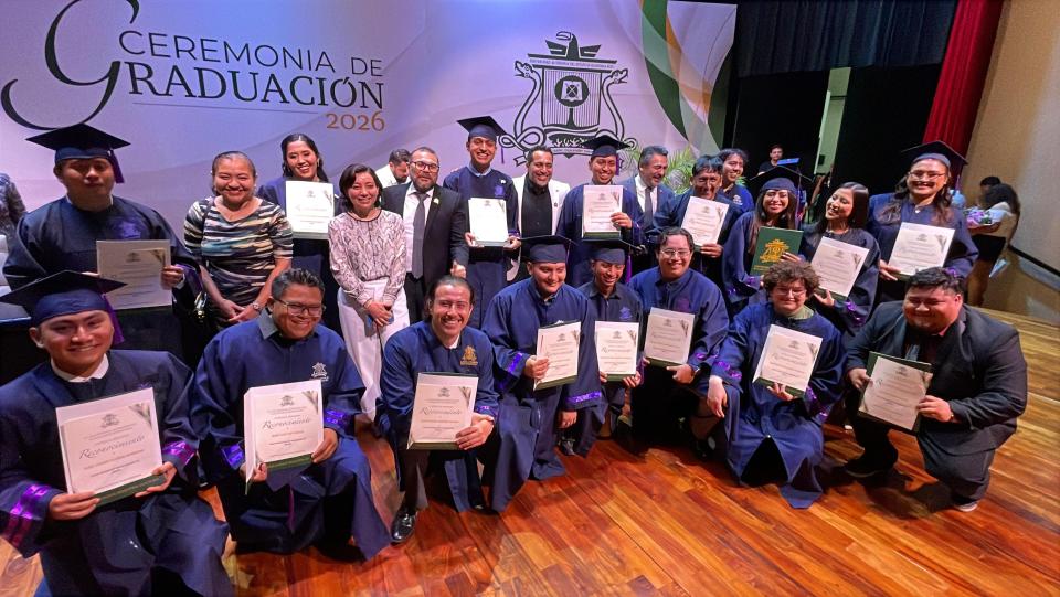 UQRoo celebró la graduación de 489 egresadas y egresados de sus campus en Chetumal - galería 31