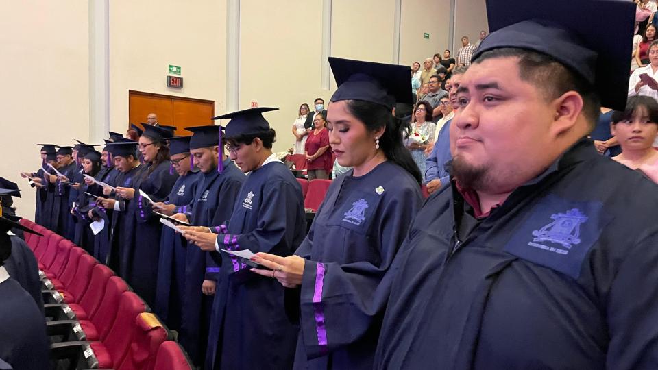 UQRoo celebró la graduación de 489 egresadas y egresados de sus campus en Chetumal - galería 32