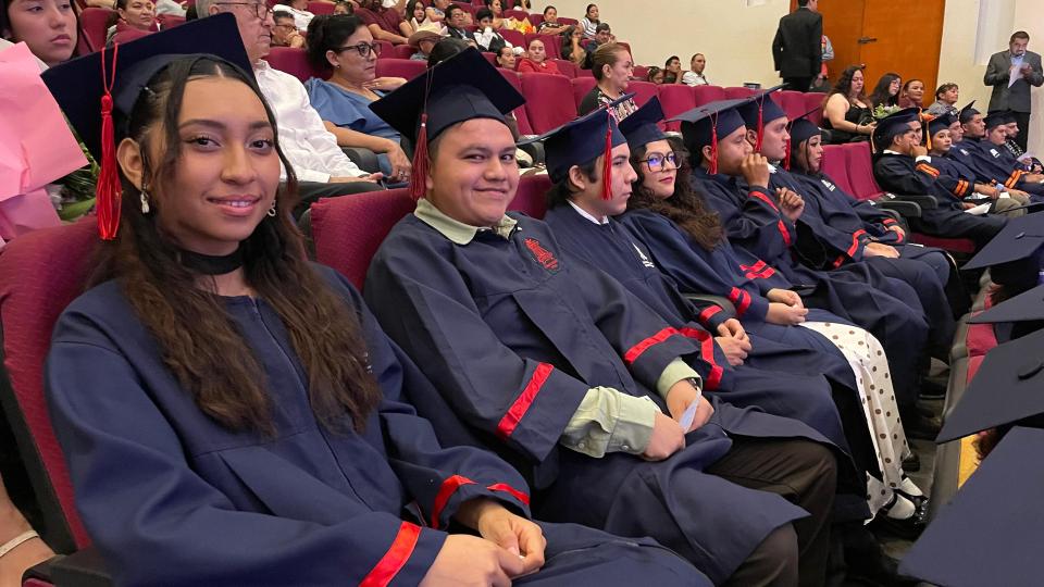 UQRoo celebró la graduación de 489 egresadas y egresados de sus campus en Chetumal - galería 34