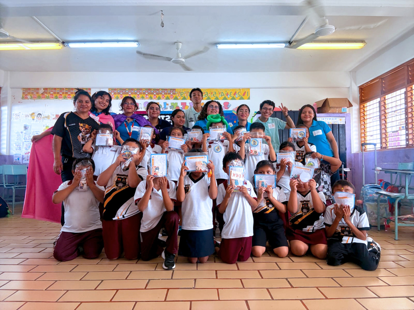 Impulsa la salud infantil con feria educativa en escuela primaria de Chetumal - Vinculación del alumnado de la DCS