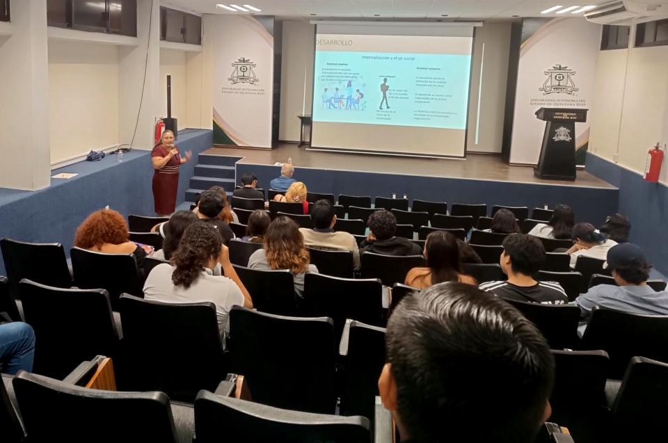 Especialistas e investigadores analizan temas clave del derecho en seminario jurídico internacional - galería 2
