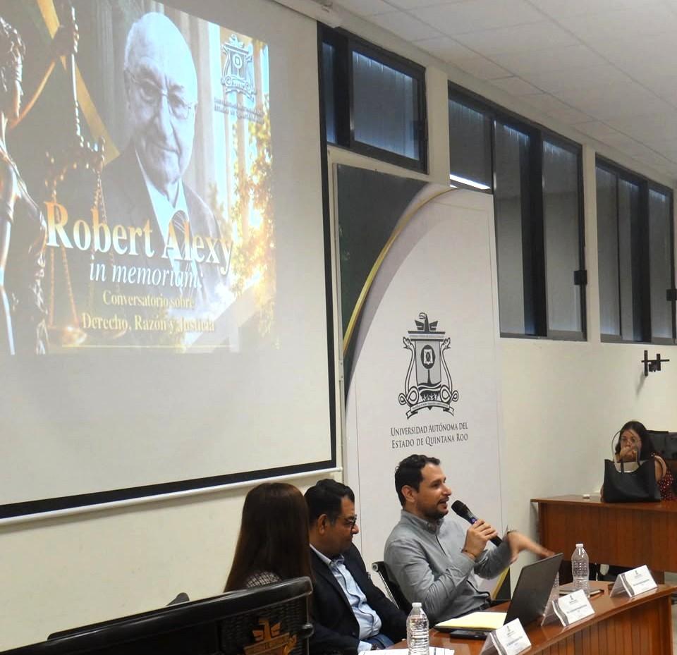 UQRoo rinde homenaje a Robert Alexy con un conversatorio sobre Derecho, razón y justicia - galería 1