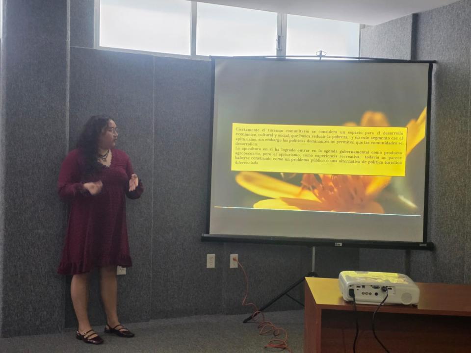 Turismo comunitario y apiturismo, temas de estudiantes de UQRoo en seminario internacional - galería 3
