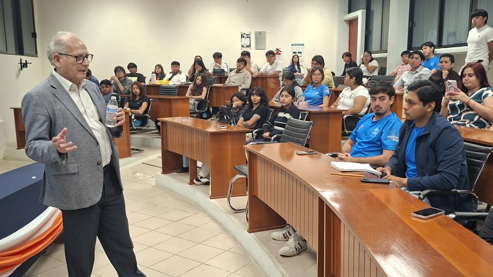 Dr. Arturo Huerta plantea fortalecer el financiamiento interno para impulsar la economía mexicana - galería 2