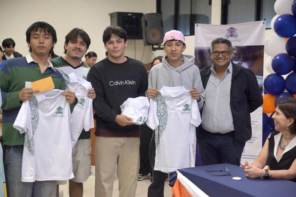 Dr. Arturo Huerta plantea fortalecer el financiamiento interno para impulsar la economía mexicana - galería 10