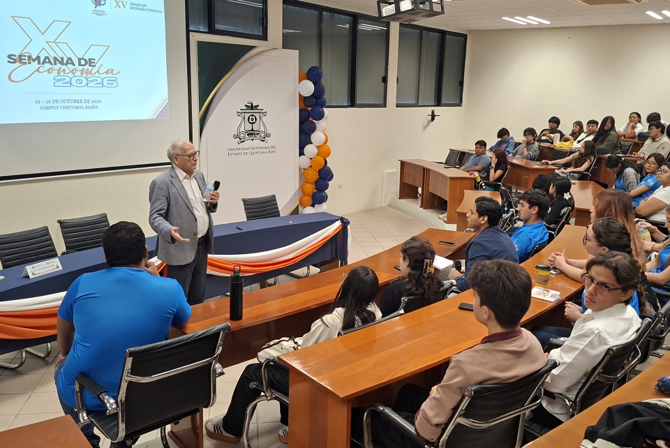 Dr. Arturo Huerta plantea fortalecer el financiamiento interno para impulsar la economía mexicana 