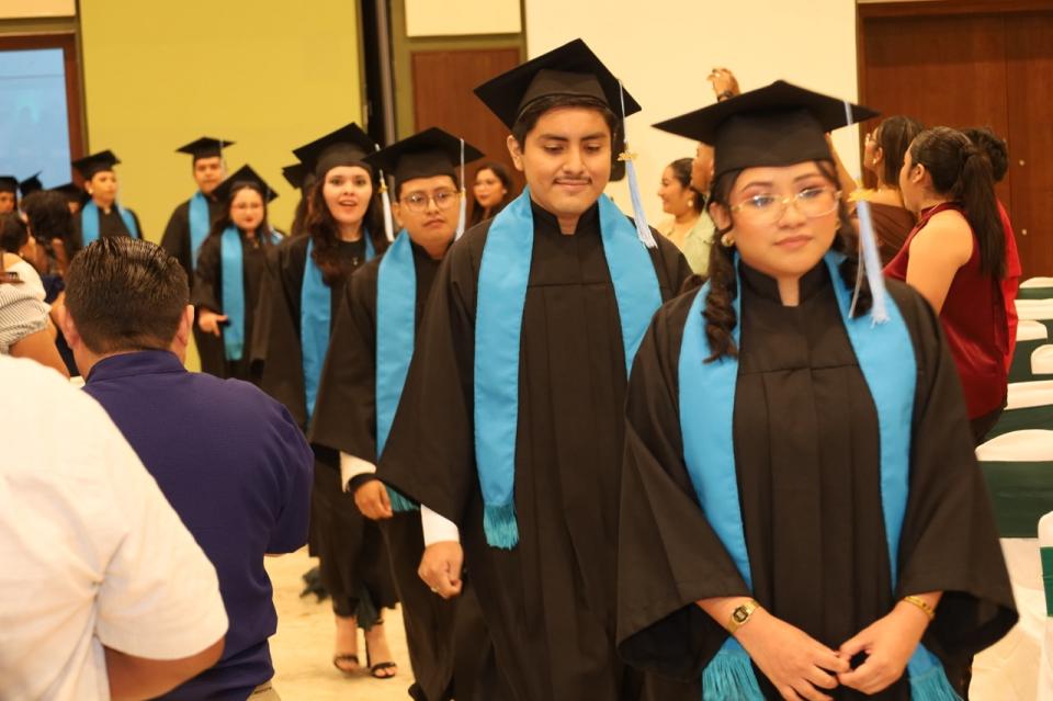 Realizan 24ª Ceremonia de Graduación del Campus Cozumel - galería 2