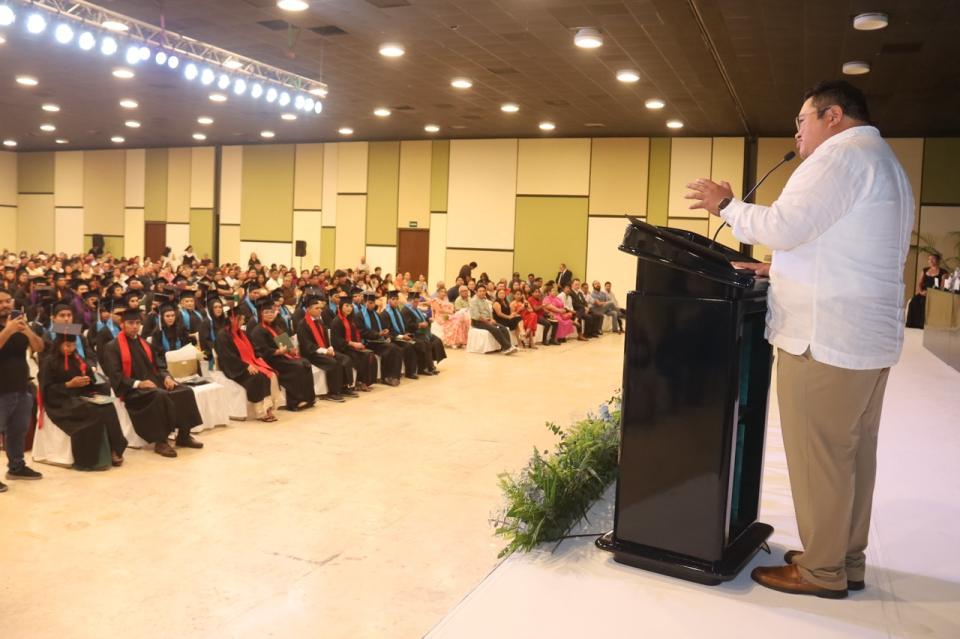 Realizan 24ª Ceremonia de Graduación del Campus Cozumel - galería 13