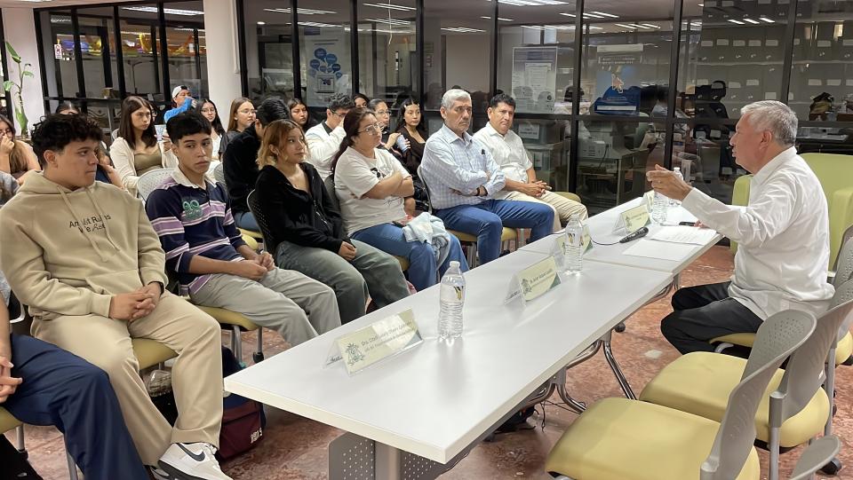 Amplia explicación sobre las funciones de la Cancillería en el Campus Chetumal Bahía - galería 2