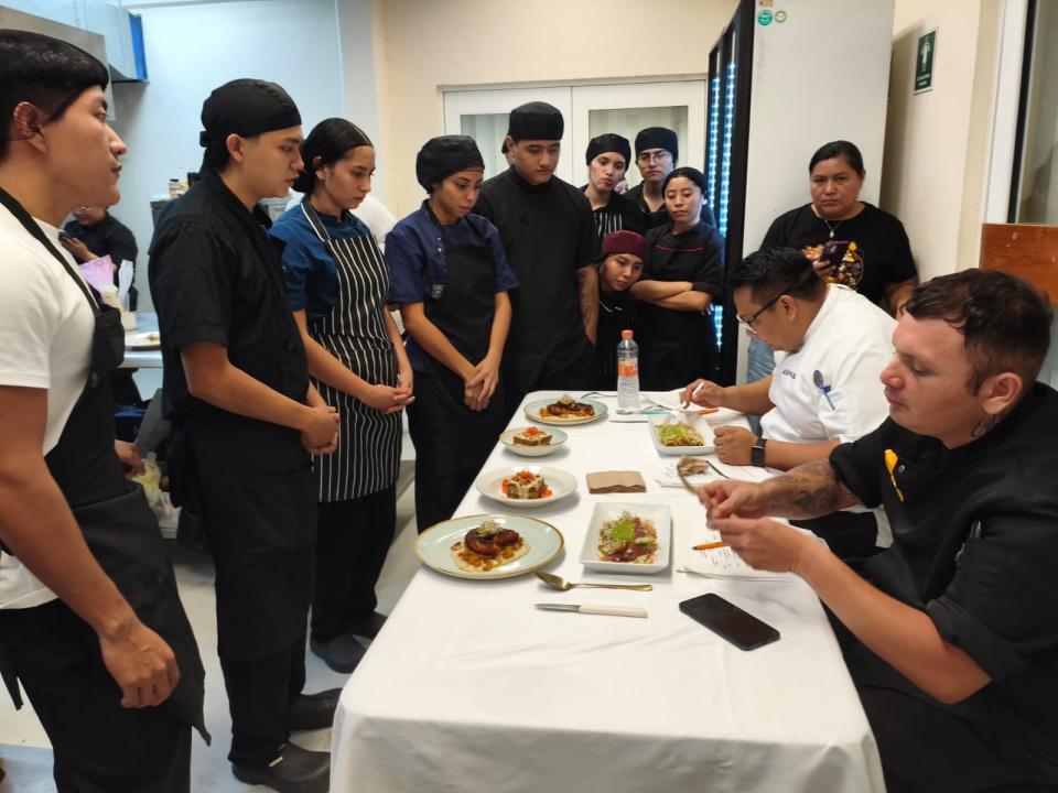 Realizan la primera Copa Culinaria en UQRoo Cozumel - galería 8