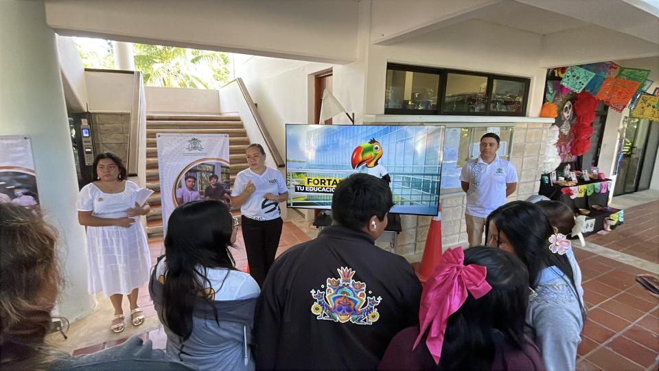 Campus Chetumal Bahía recibió visita de 610 alumnos de bachillerato - galería 1