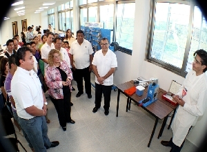 Rectora inaugura Laboratorio Virtual de Física y Química en la Unidad Riviera Maya de la UQROO